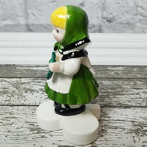 Walt Disney Goebel it's a small world Irish Girl - Picture 6 of 8